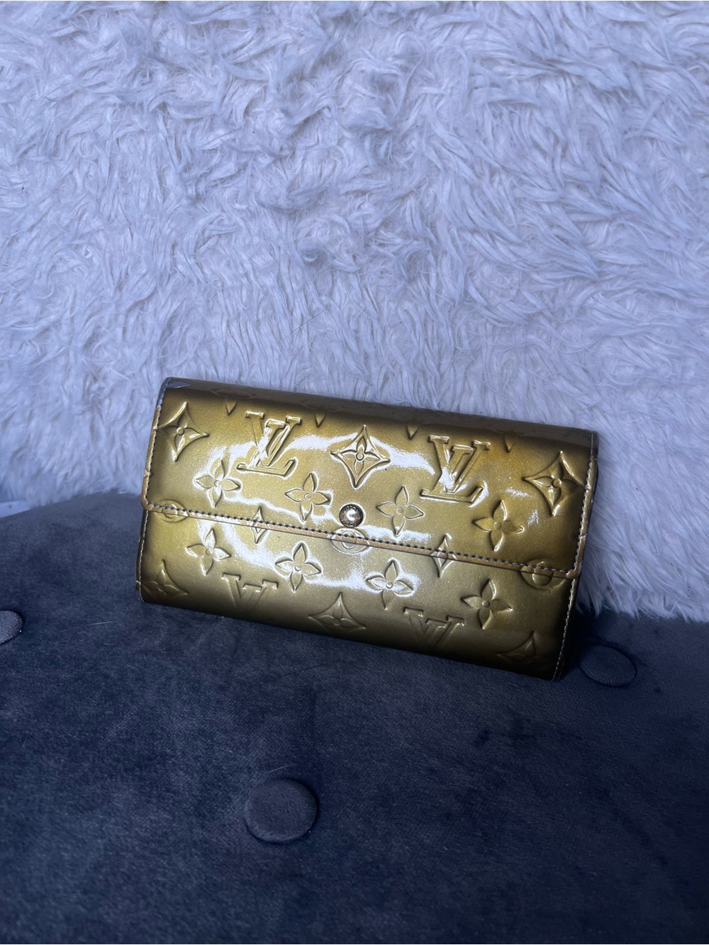 Louis Vuitton Bronze Gold Vernis Monogram Sarah Wallet